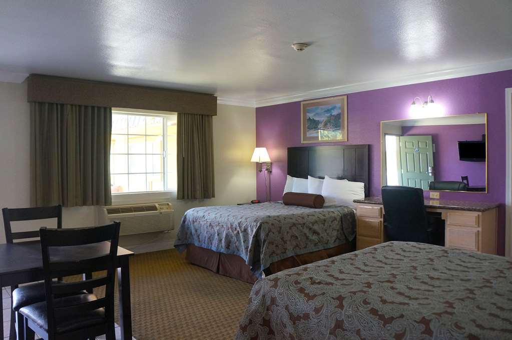 Rodeo Lodge Clovis Rum bild