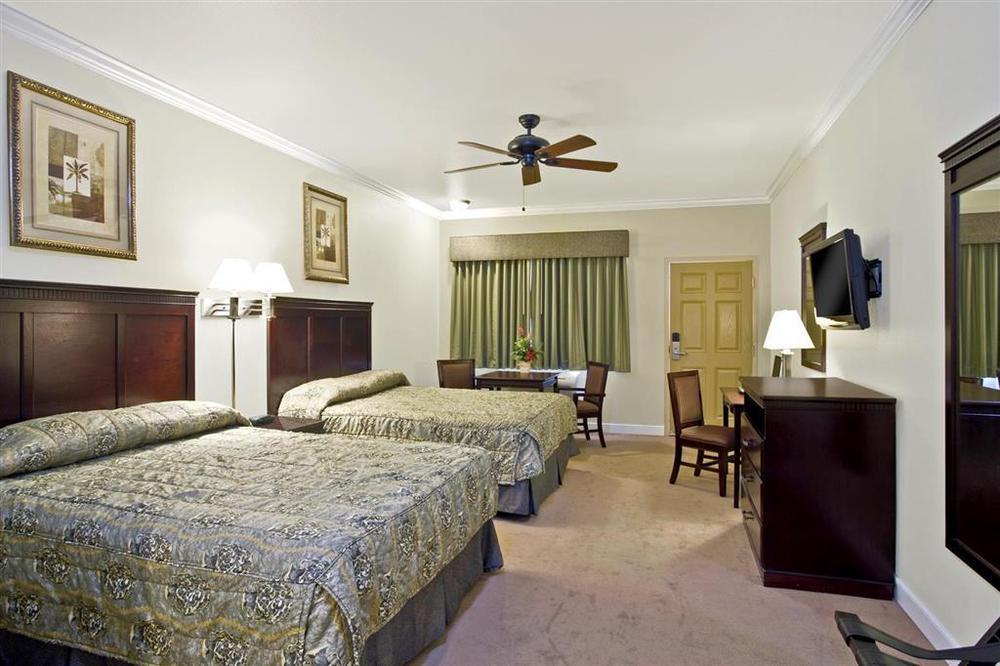 Rodeo Lodge Clovis Rum bild